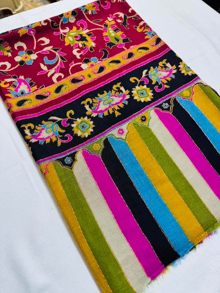 Classic Kashmiri Qalamkar Shawl – Handcrafted Ethnic Fashion